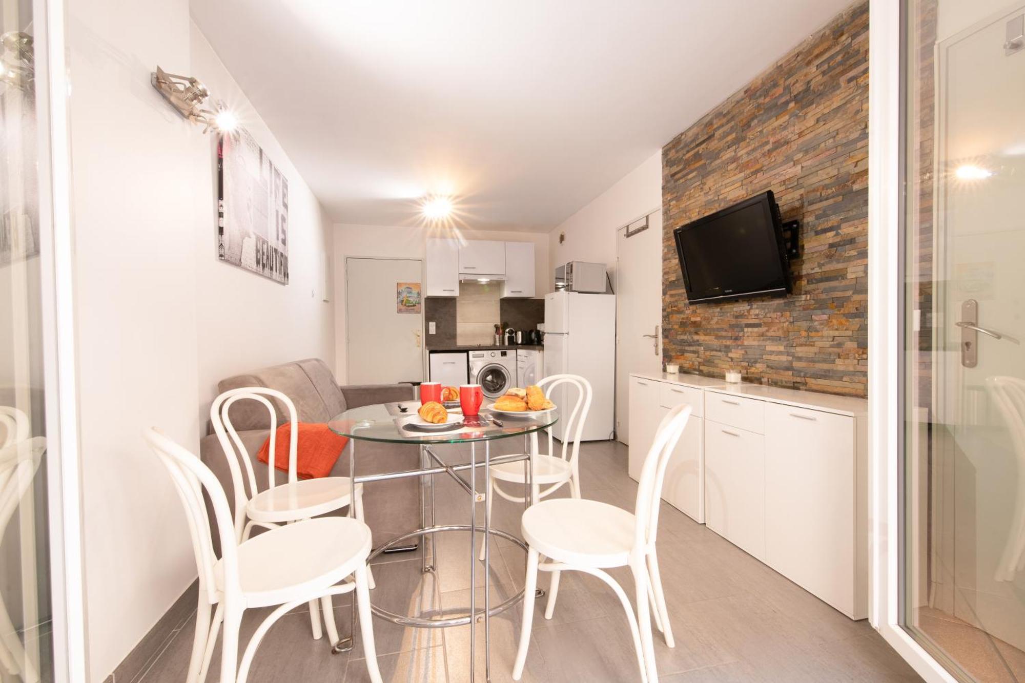 Le Victoria, Centre Ville , Plage Et Parking Gratuit 생트막시메 외부 사진